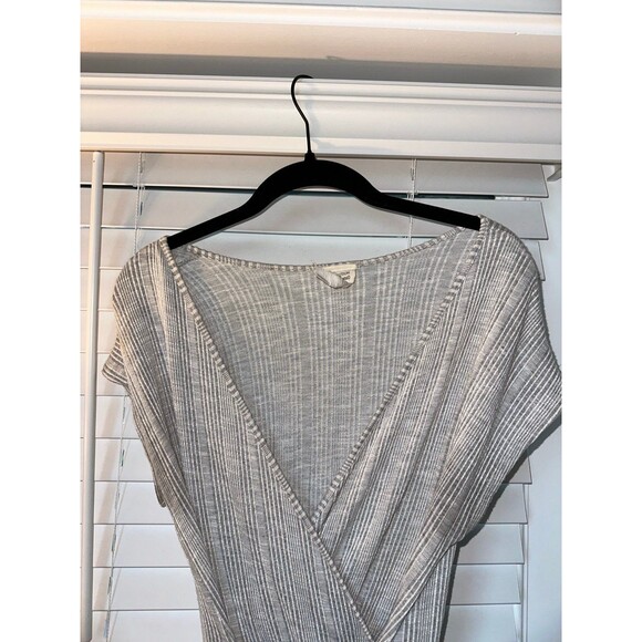 Caution to the wind grey and white romper - Picture 2 of 5